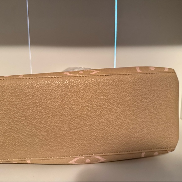 LV purse brand new - Picture 3 of 5